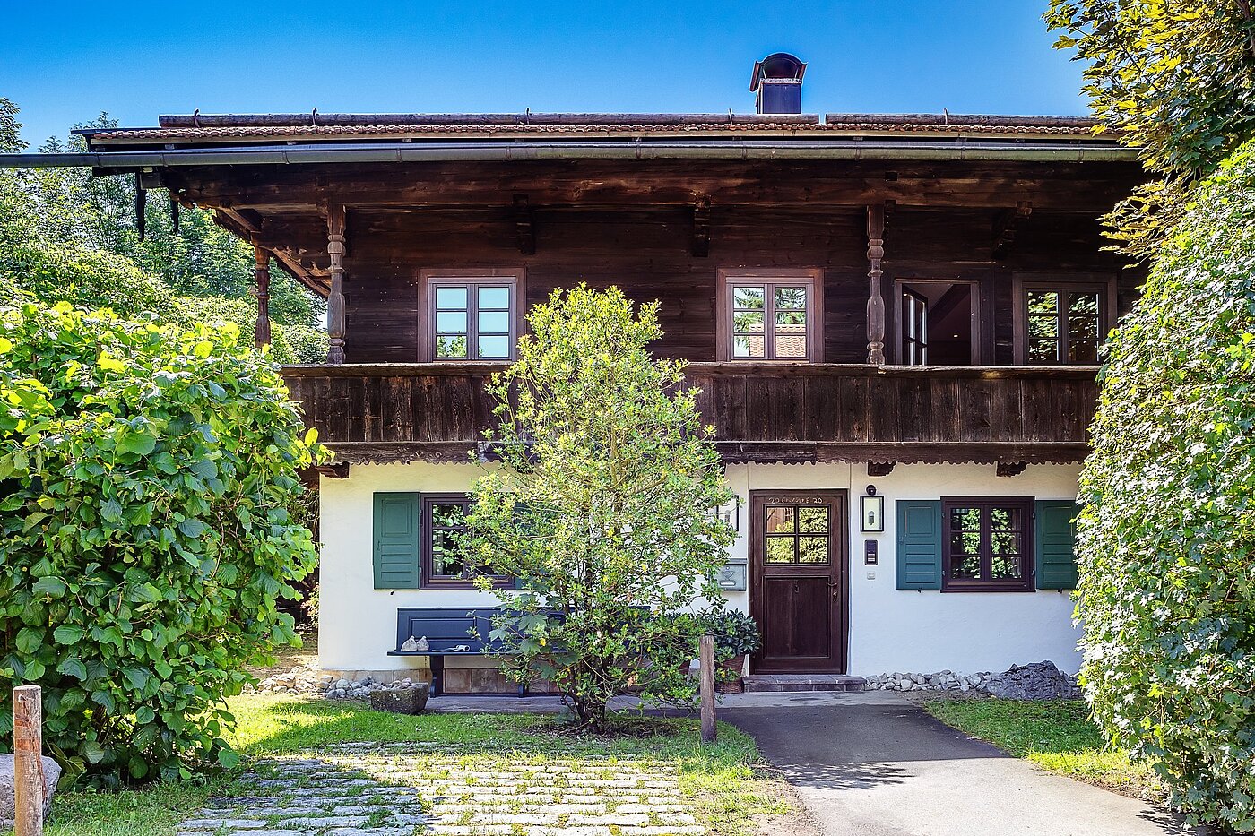 Квартира в многоэтажно доме с 11 комнатами | Gmund/Dürnbach | 2107ML11 | Vorderansicht Eingang