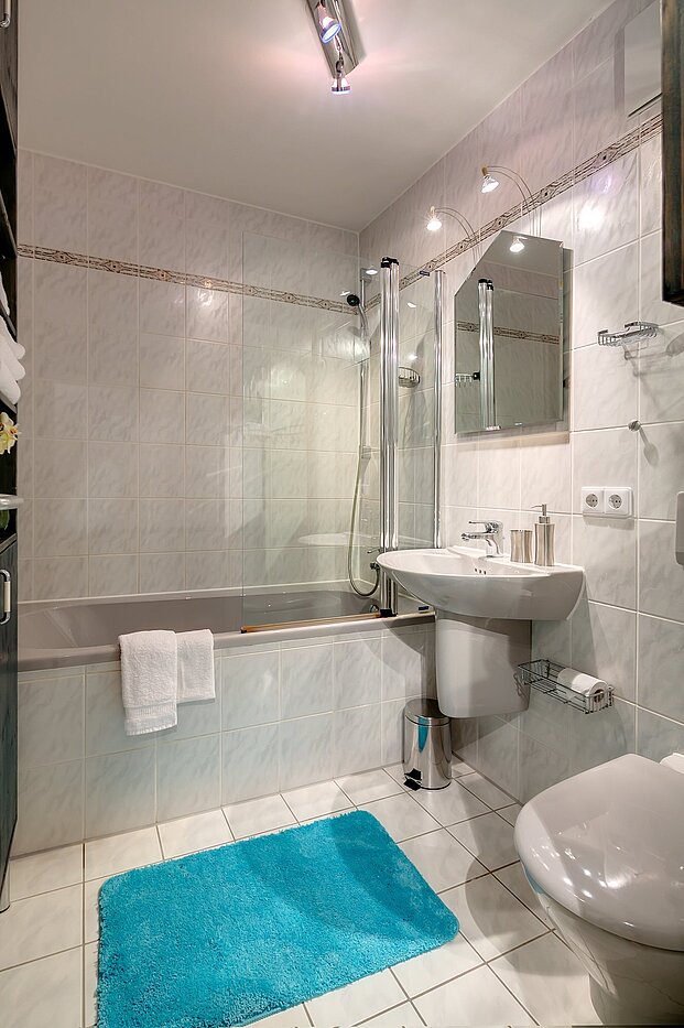 Квартира в многоэтажно доме с 2 комнатами | München-Sendling-Westpark | 2102ML6 | mit Badewanne