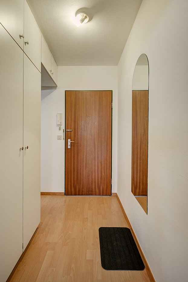 Квартира в многоэтажно доме с 1 комнатная | München-Nymphenburg | 1904ML3 | Flur mit Einbauschrank