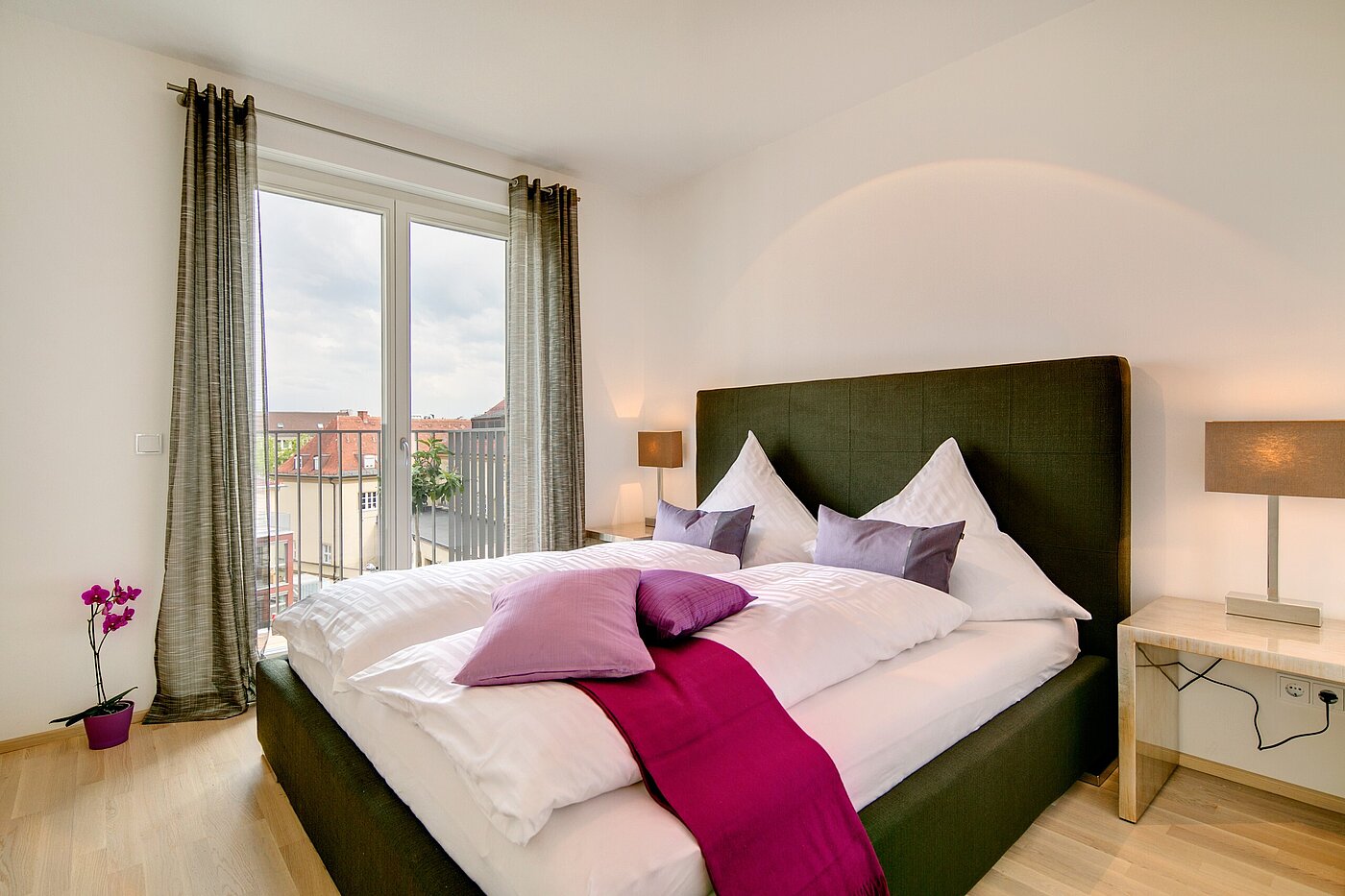 Квартира в многоэтажно доме с 2 комнатами | München-Maxvorstadt | 70023 | Schlafzimmer mit...