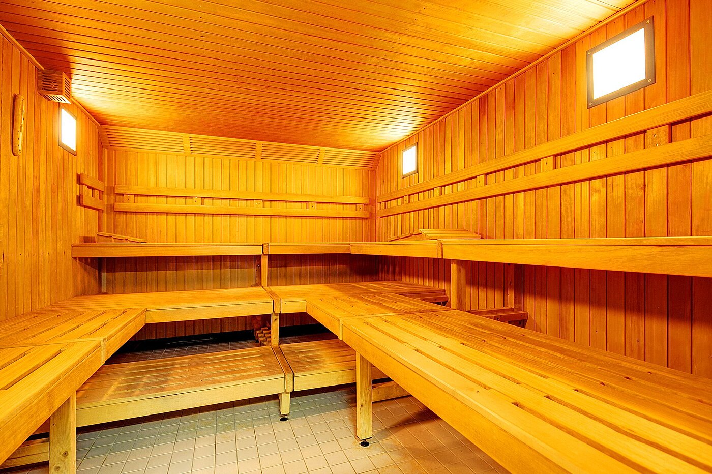 Квартира в многоэтажно доме с 2 комнатами | München-Sendling-Westpark | 2010ML9 | Sauna und...