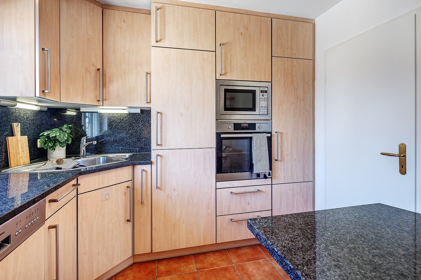 Квартира в многоэтажно доме с 3 комнатами | München-Ramersdorf | 2206ML4 | ...und Einbauküche