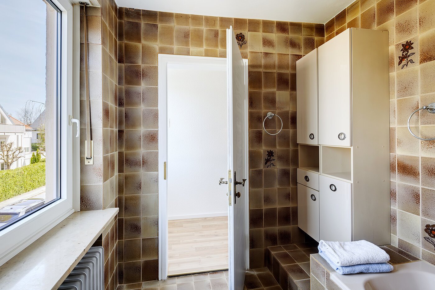 Половина двухквартирного жилого дома с 4 комнатами | München-Solln | 70120 | Badezimmer Im Obergeschoss