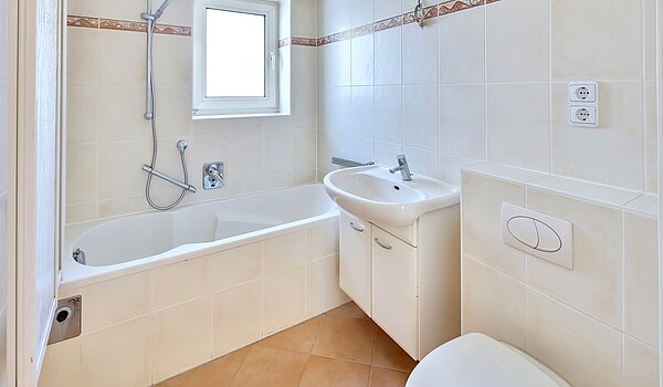 Квартира в многоэтажно доме с 3 комнатами | München-Bogenhausen | 70310 | Bad mit Fenster und...