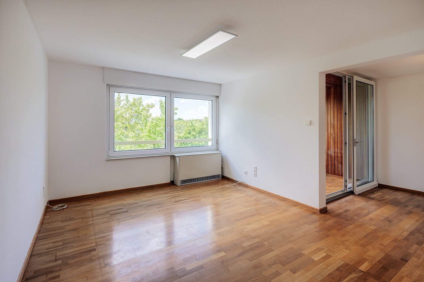 Квартира в многоэтажно доме с 2 комнатами | München-Hadern | 704101 | Geräumiges Wohnzimmer