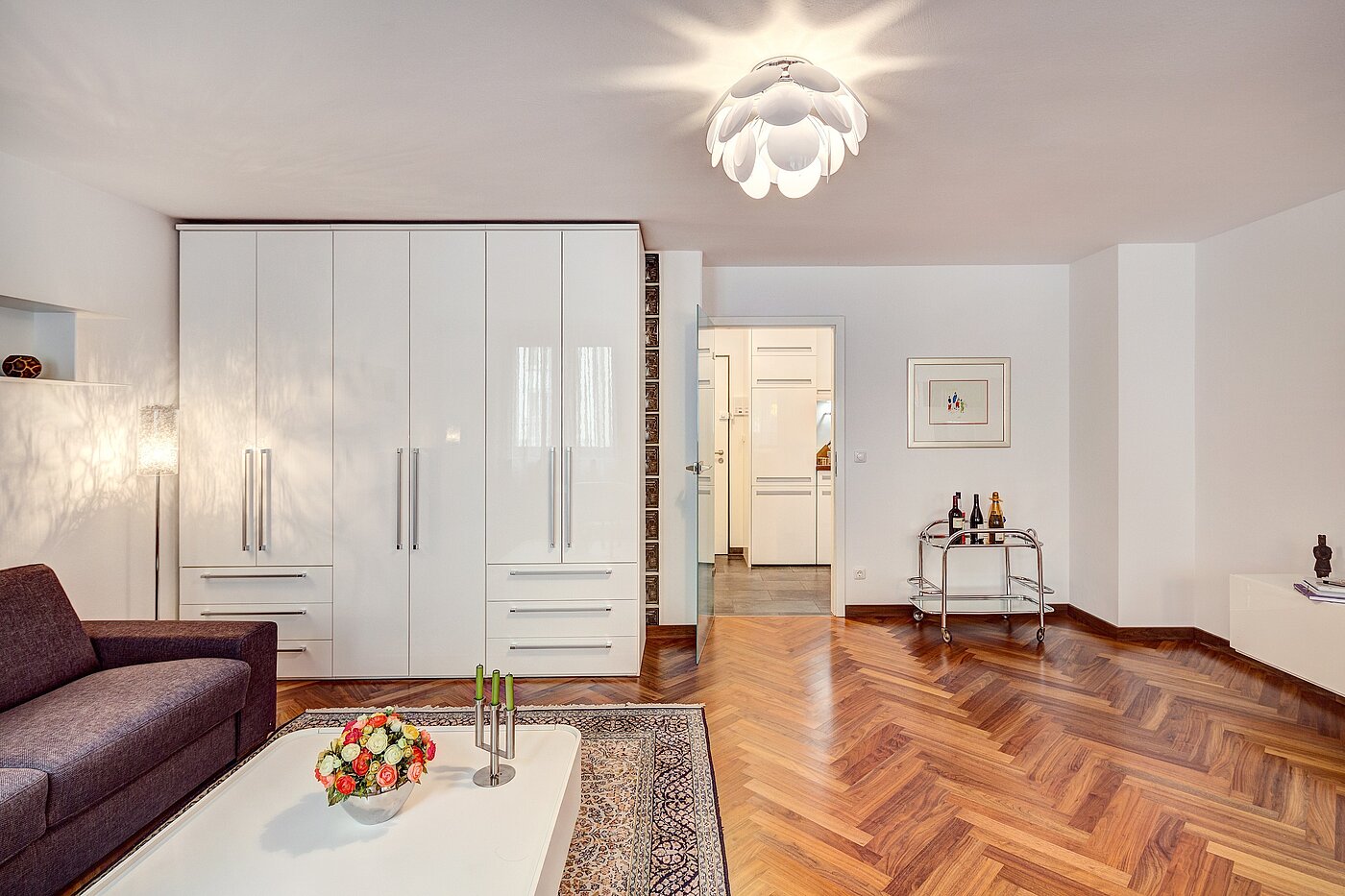 Квартира в многоэтажно доме с 1 комнатная | München-Schwabing | 2207ML10 | Blick zur Diele