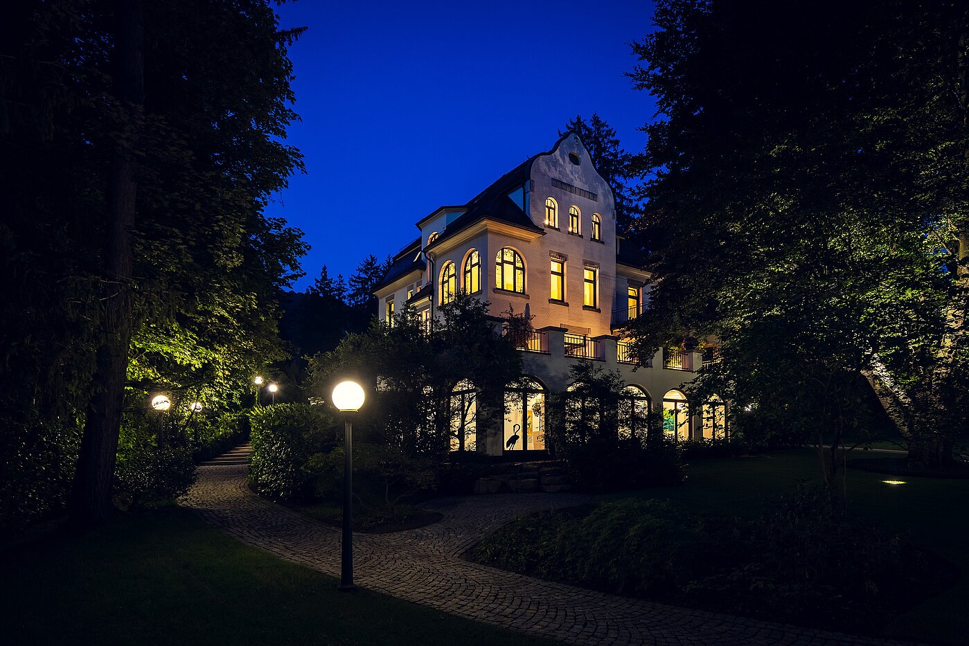 Villa с 9 комнатами | Reutlingen | 70231 | Villa bei Nacht