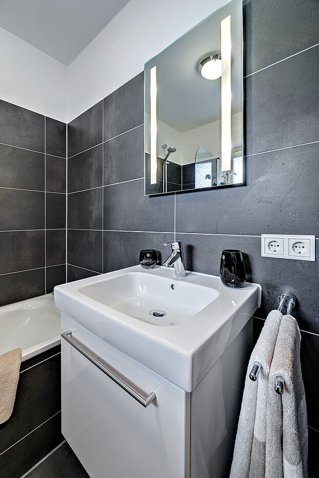 Квартира в многоэтажно доме с 1 комнатная | München-Solln | 70137 | Bad mit Wanne