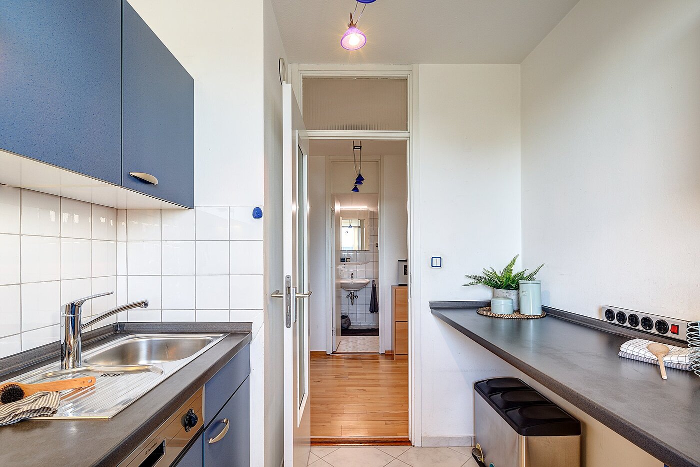 Квартира в многоэтажно доме с 2 комнатами | München-Sendling-Westpark | 2010ML9 | ....mit großer Arbeitsfläche