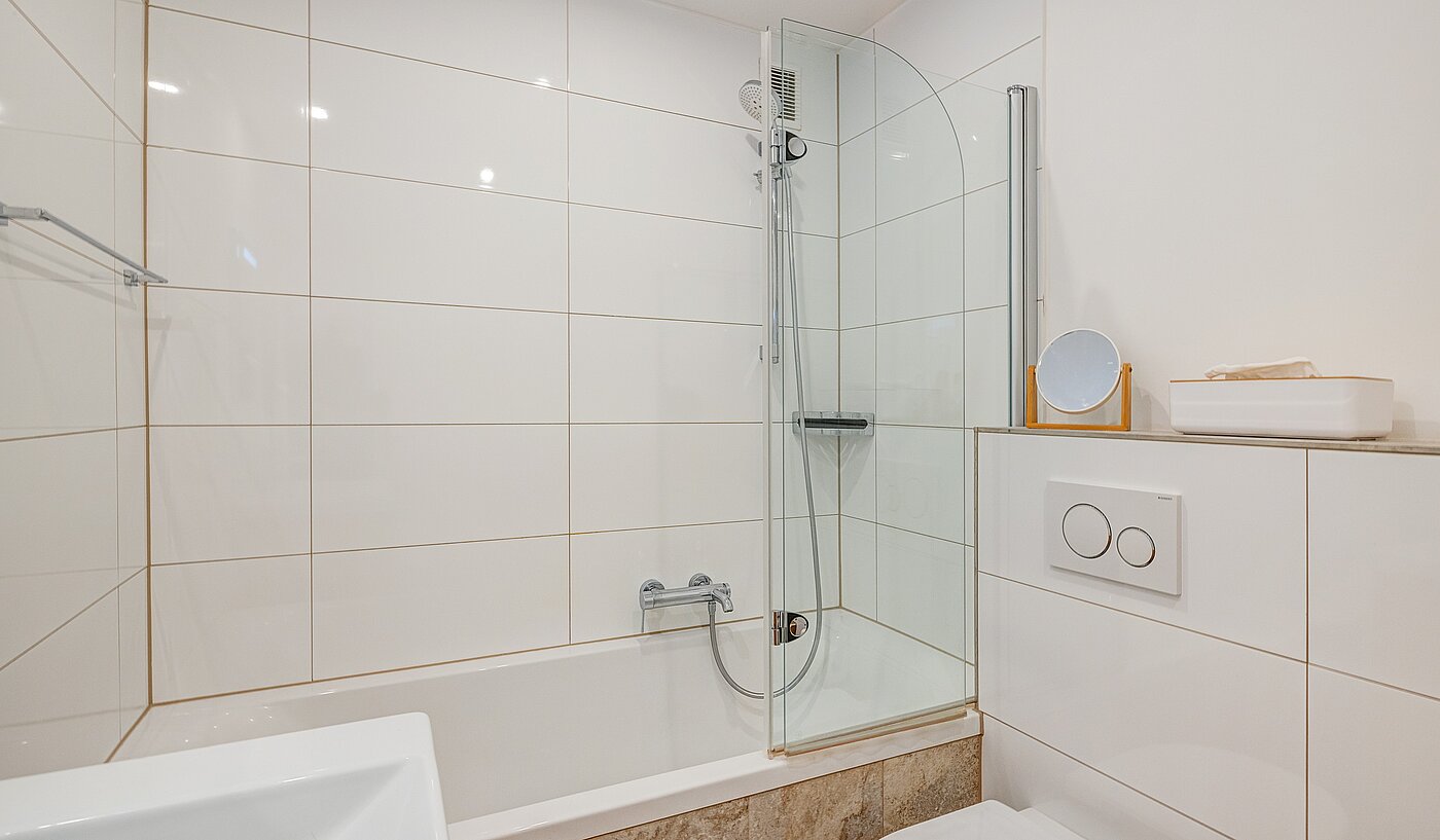 Apartment с 1 комнатная | München-Schwabing | 70198 | ...Badewanne