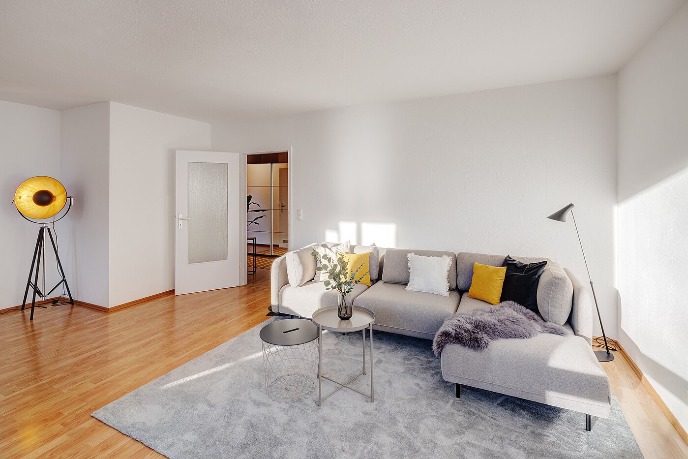 Квартира в многоэтажно доме с 3 комнатами | München-Bogenhausen | 70085 | Gemütliches Wohnzimmer...