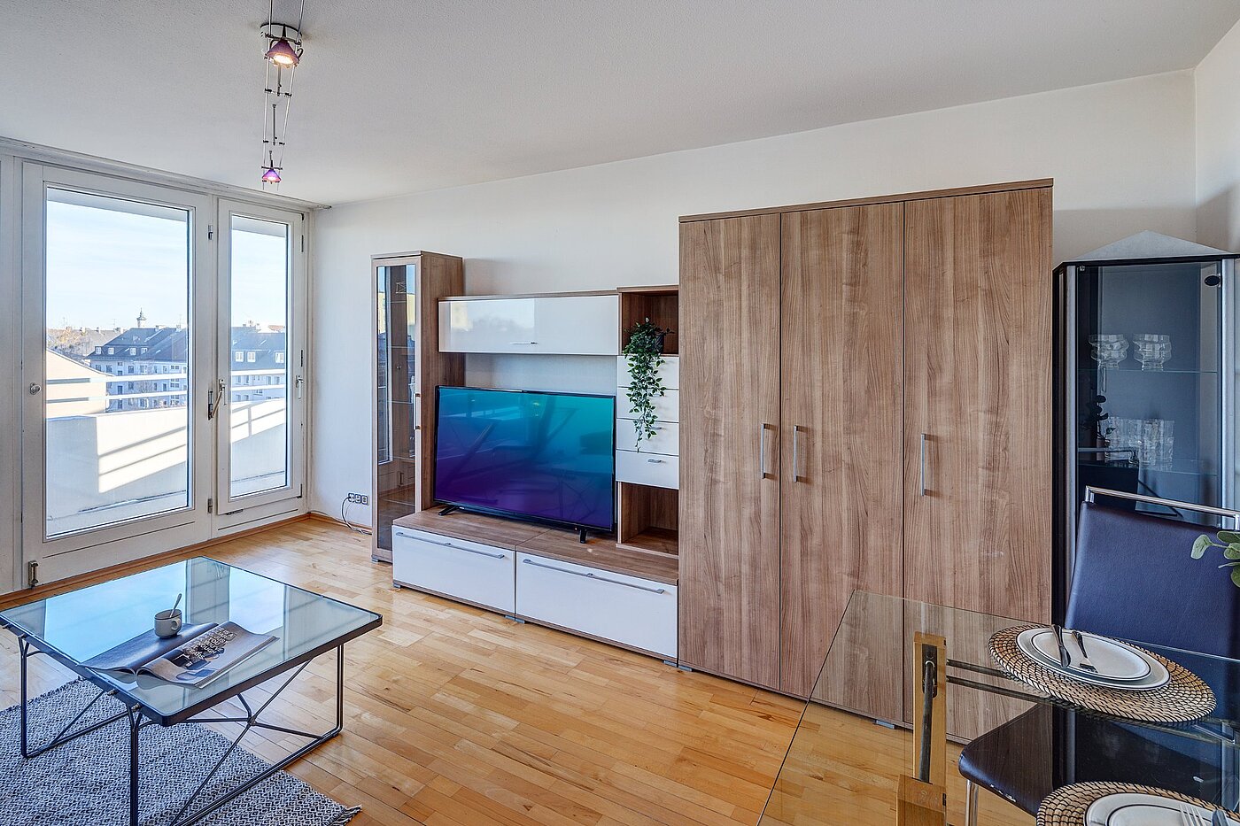 Квартира в многоэтажно доме с 2 комнатами | München-Sendling-Westpark | 2010ML9 | ...mit Zugang zum Balkon