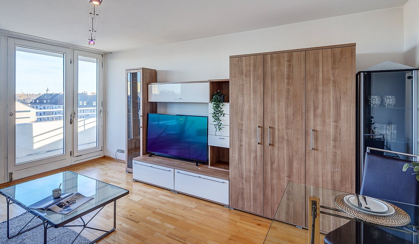 Квартира в многоэтажно доме с 2 комнатами | München-Sendling-Westpark | 2010ML9 | ...mit Zugang zum Balkon