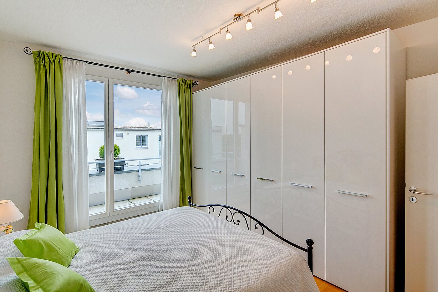 Квартира в многоэтажно доме с 3 комнатами | München-Riem | 1906ML3 | ...Schlafzimmer.