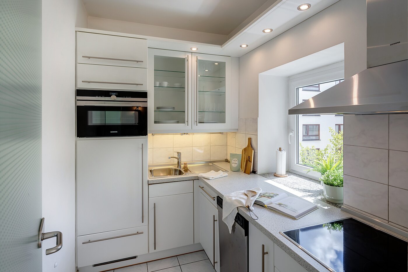 Квартира в многоэтажно доме с 1 комнатная | München-Maxvorstadt | 2206ML5 | Helle Küche mit...