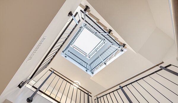 Особое свойство с 8 комнатами | 70406 | Treppenhaus Gewerbe