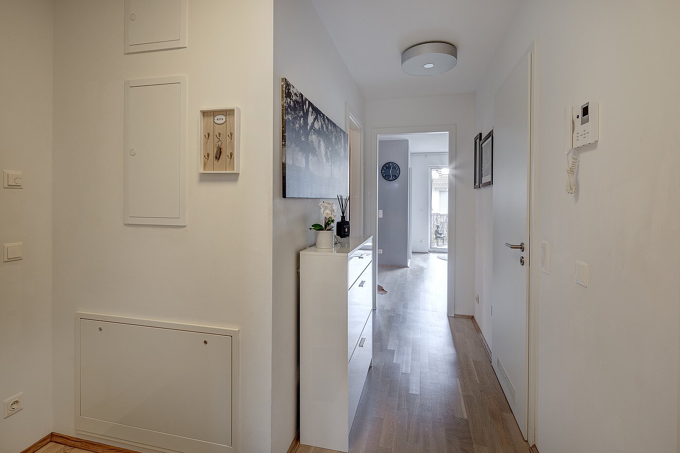 Квартира в многоэтажно доме с 3 комнатами | 70483 | geräumiger Flur