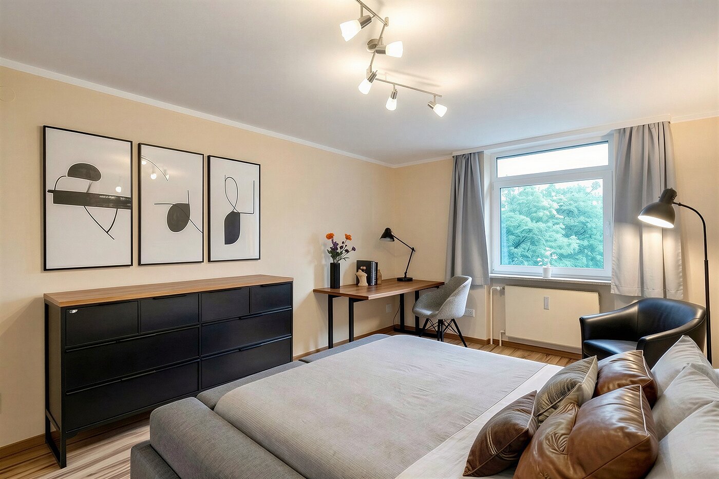 Квартира в многоэтажно доме с 4 комнатами | München-Aubing | 70276 | KI-generiertes Möblierungsbeispiel