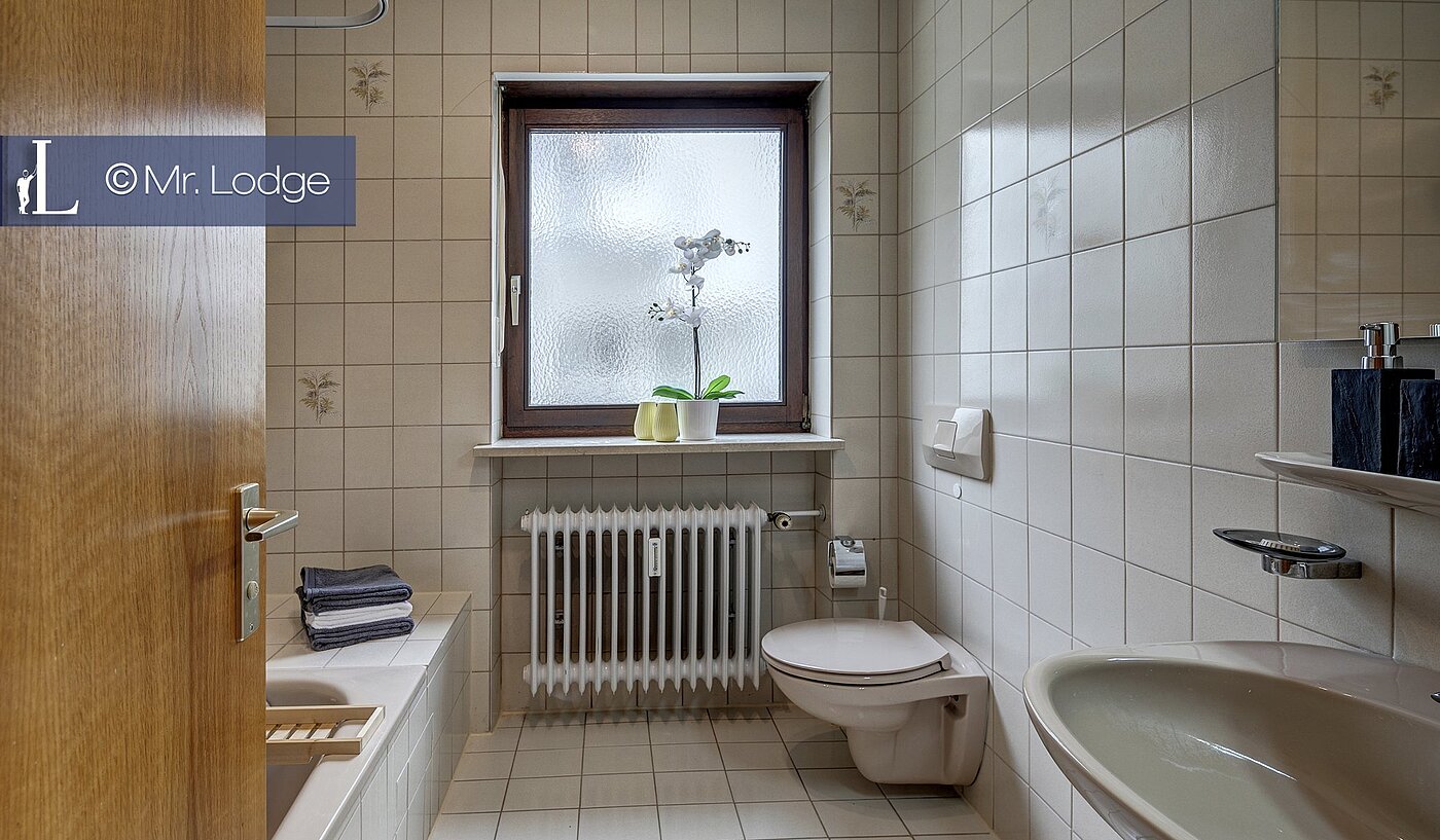 Плоский с 2 комнатами | München-Harlaching | 1704ML6 | Bad mit Fenster