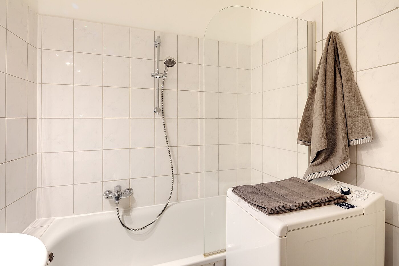 Квартира в многоэтажно доме с 3 комнатами | München-Nymphenburg | 2001ML8 | Bad mit Badewanne