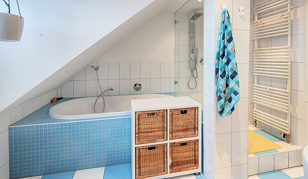 Квартира в многоэтажно доме с 5 комнатами | München-Neuhausen | 70140 | ...Wanne und Dusche