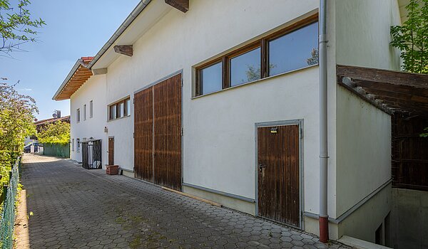 Особое свойство с 8 комнатами | 70406 | Eingang Halle und Keller-Halle