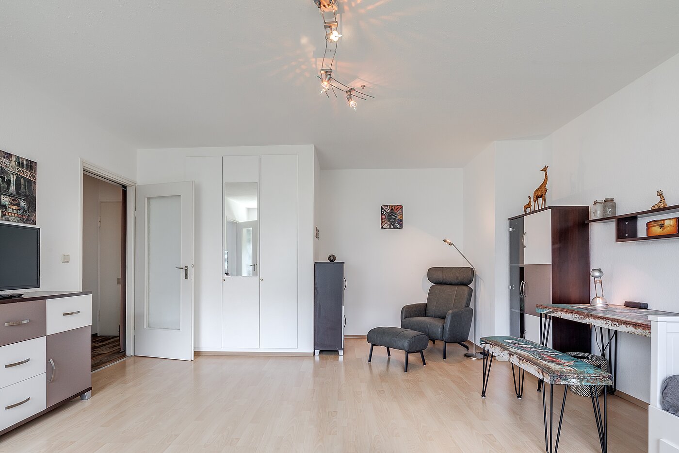 Квартира в многоэтажно доме с 1 комнатная | München | 70456 | Wohnzimmer