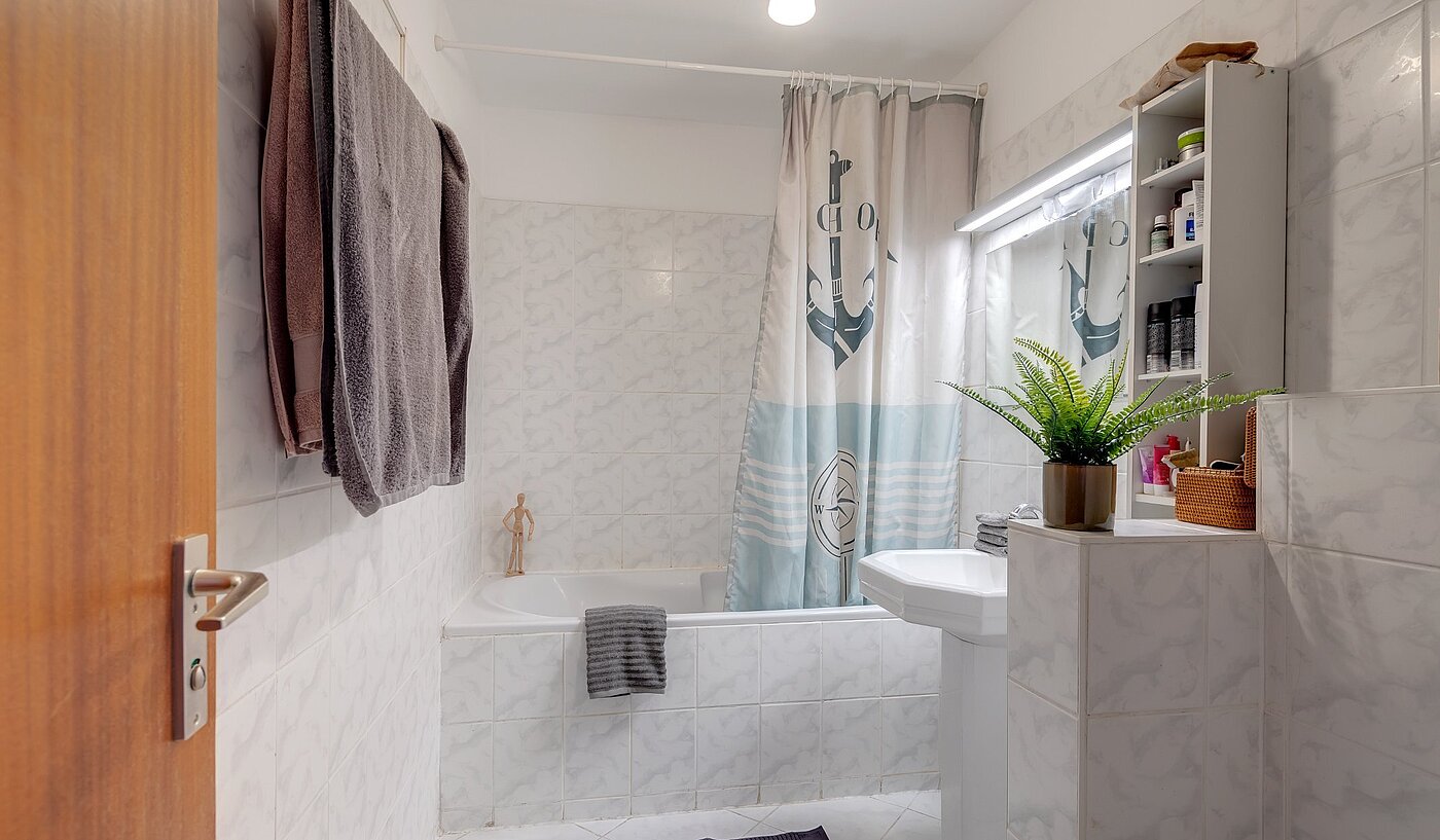 Квартира в многоэтажно доме с 2 комнатами | München-Neuhausen | 2003ML5 | Ansprechendes Bad