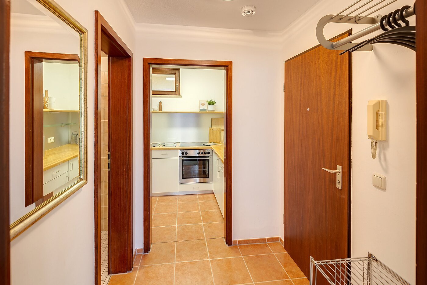 Квартира в многоэтажно доме с 2 комнатами | München-Neuhausen | 2012ML5 | Platz für eine Garderobe