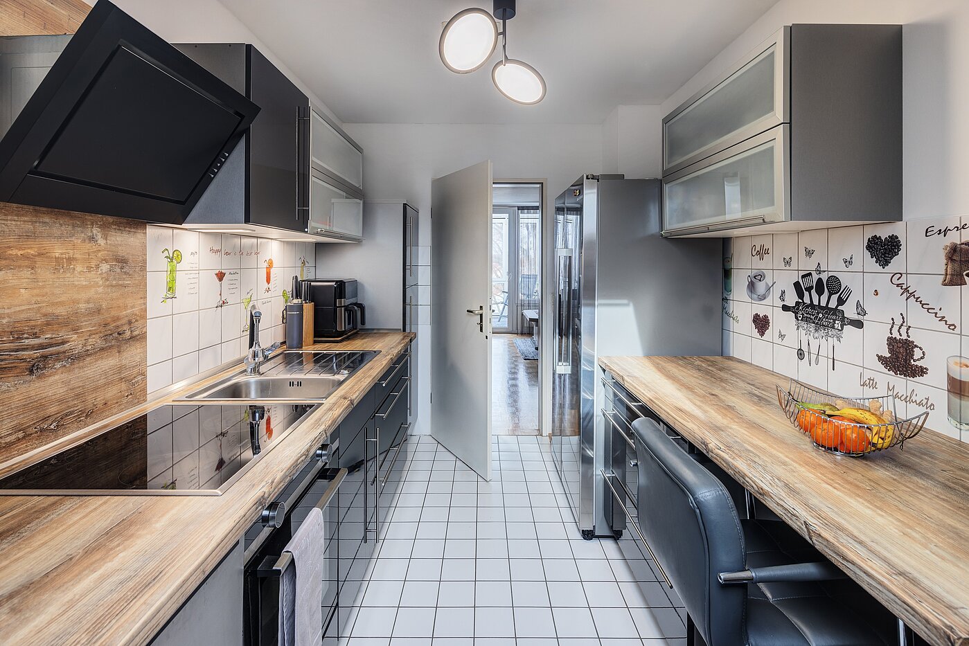 Квартира в многоэтажно доме с 2 комнатами | Poing | 70373 | ...Essplatz