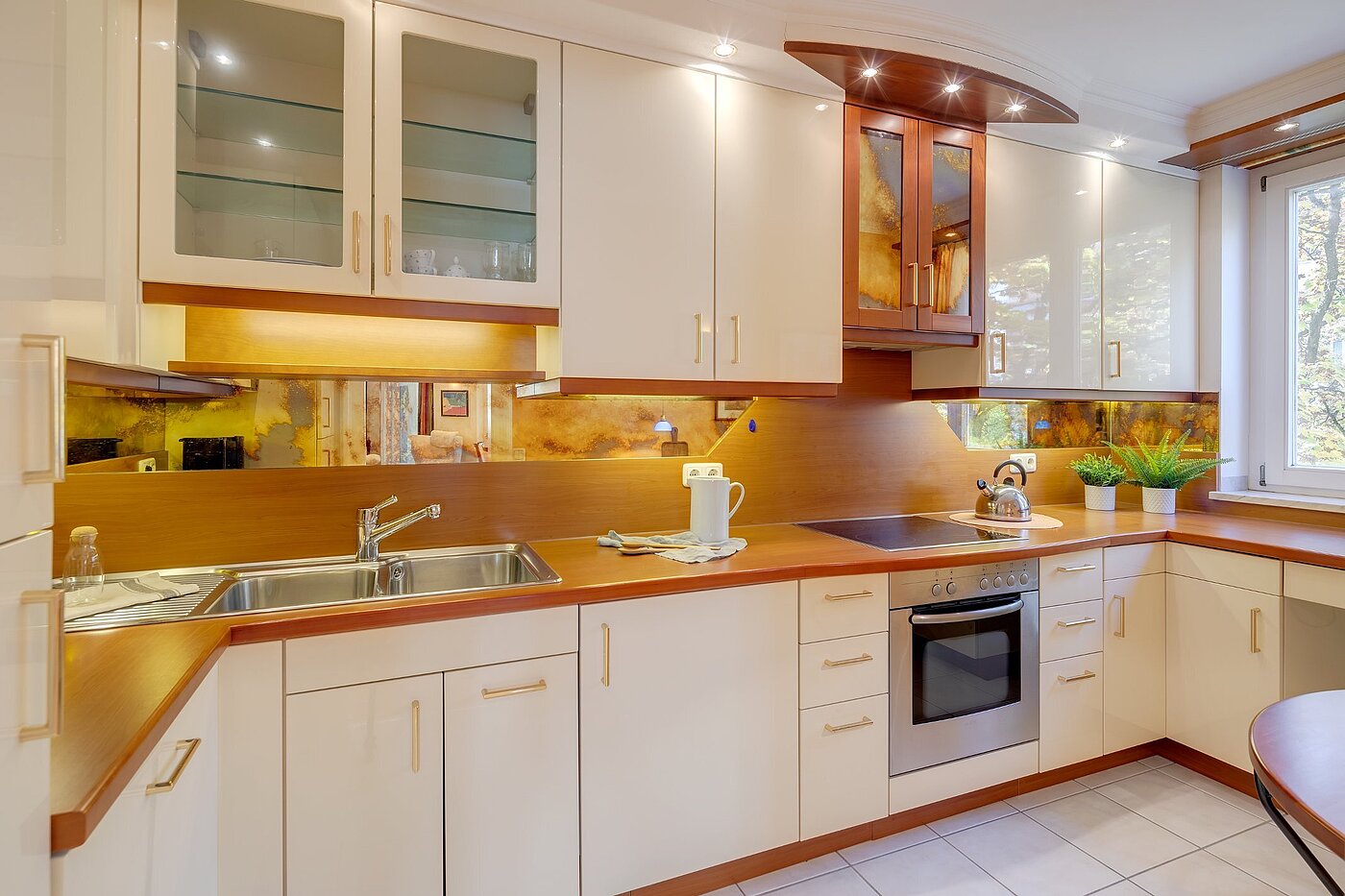 Квартира в многоэтажно доме с 2 комнатами | München-Sendling | 2010ML1 | ...mit gepflegter Einbauküche