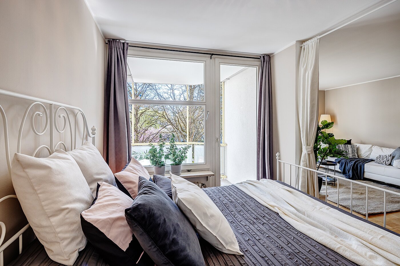 Квартира в многоэтажно доме с 1.5 комнатами | München-Bogenhausen | 2203ML2 | ...und Zugang zum Balkon