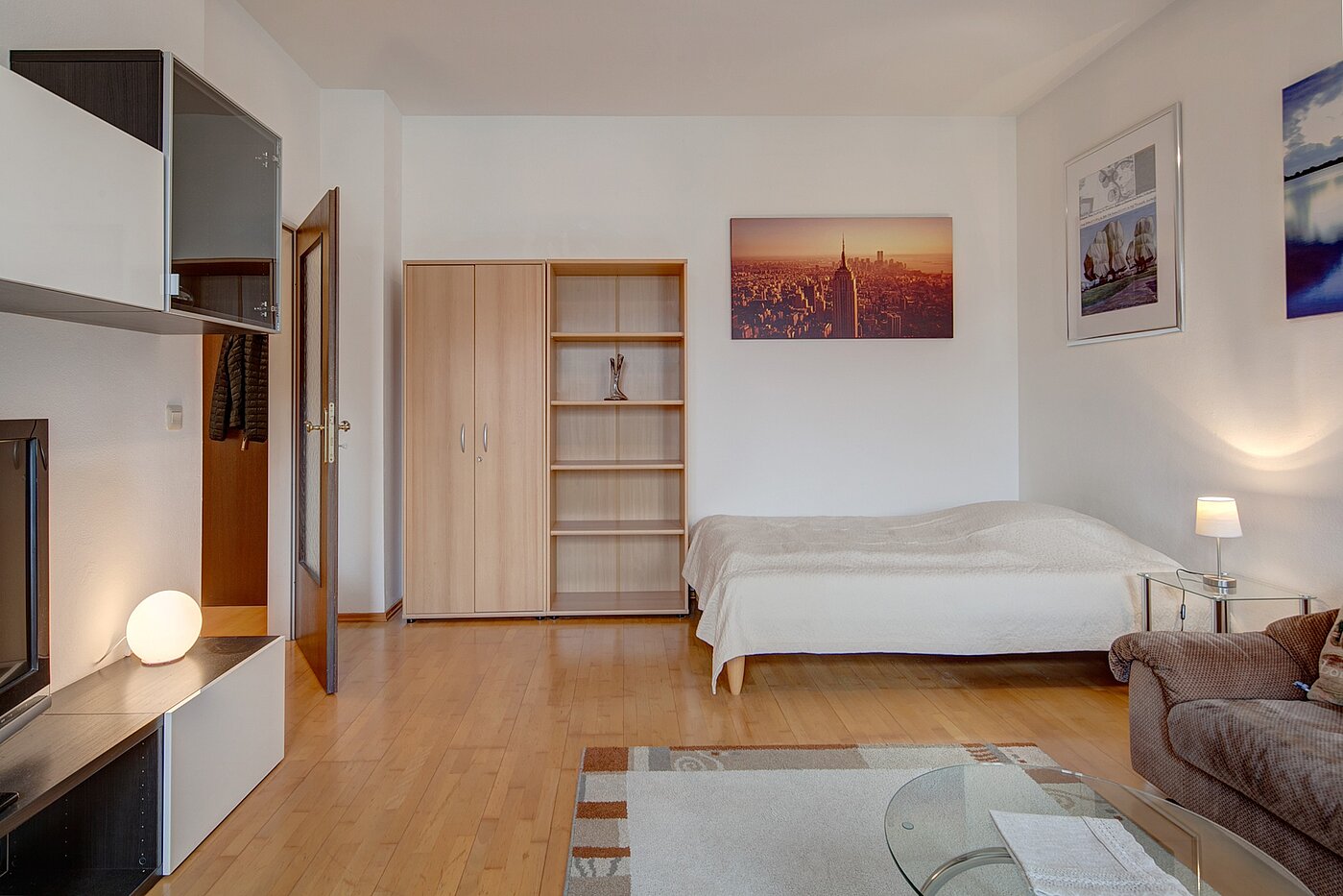 Квартира в многоэтажно доме с 1 комнатная | München-Schwabing | 2111ML3 | Blick in Richtung Bett