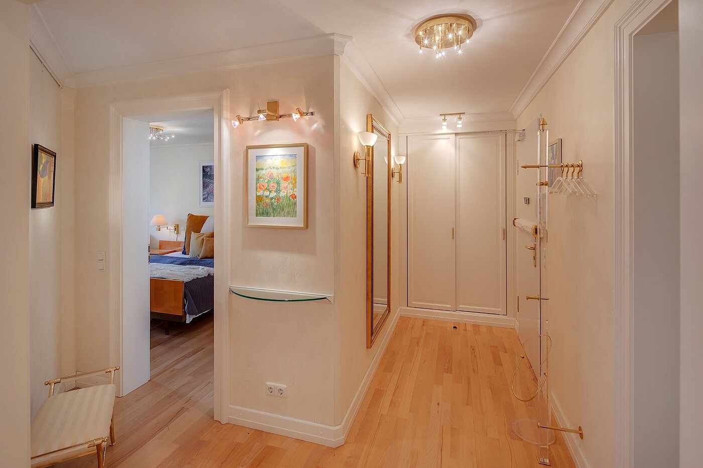 Квартира в многоэтажно доме с 2 комнатами | München-Sendling | 2010ML1 | Ansprechende Diele mit...