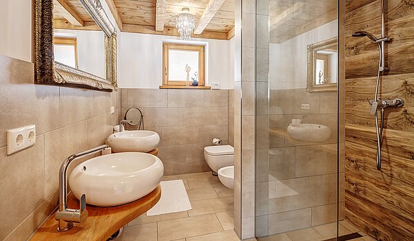 Квартира в многоэтажно доме с 6 комнатами | 70095 | ...und Masterbad