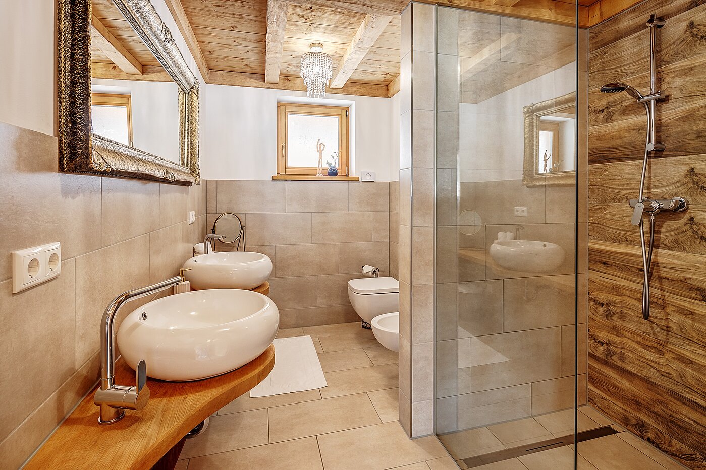 Квартира в многоэтажно доме с 6 комнатами | 70095 | ...und Masterbad