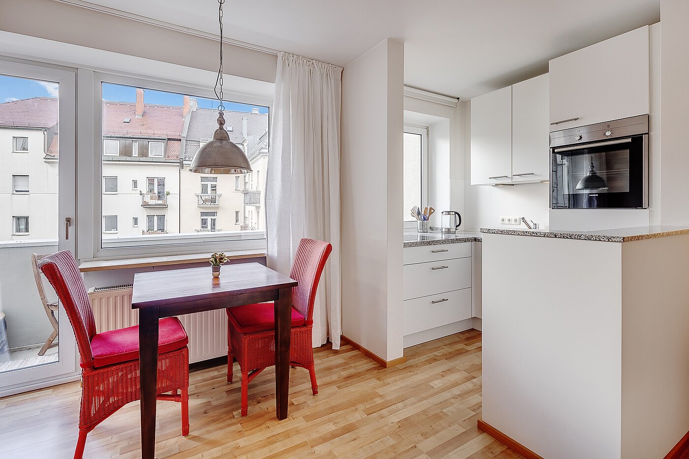 Квартира в многоэтажно доме с 1.5 комнатами | München-Schwanthalerhöhe | 2211ML8 | Offene Küche mit Fenster