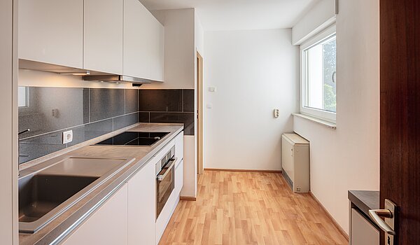 Квартира в многоэтажно доме с 2 комнатами | München-Hadern | 704101 | Küche mit Fenster...