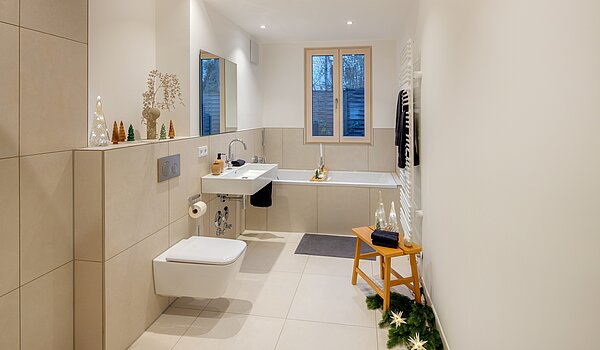 Terrassenwohnung с 3 комнатами | München-Harlaching | 70371 | Großes Bad mit...