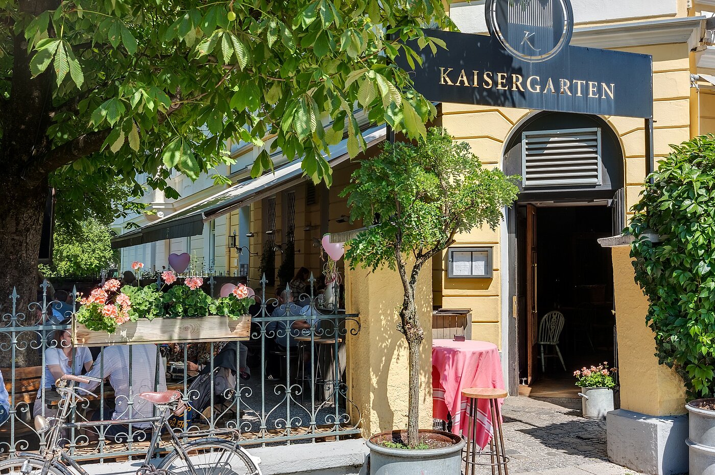 Квартира в многоэтажно доме с 2 комнатами | München-Schwabing | 70130 | Zahlreiche Gastronomieangebote...
