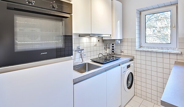 Квартира в многоэтажно доме с 3 комнатами | München-Bogenhausen | 70310 | Küche mit Fenster