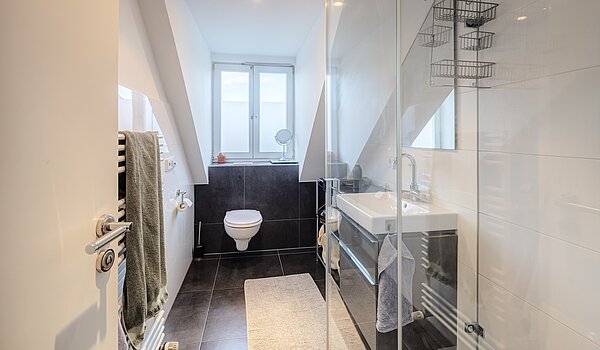 Квартира в многоэтажно доме с 5 комнатами | München-Neuhausen | 70140 | Separates Duschbad