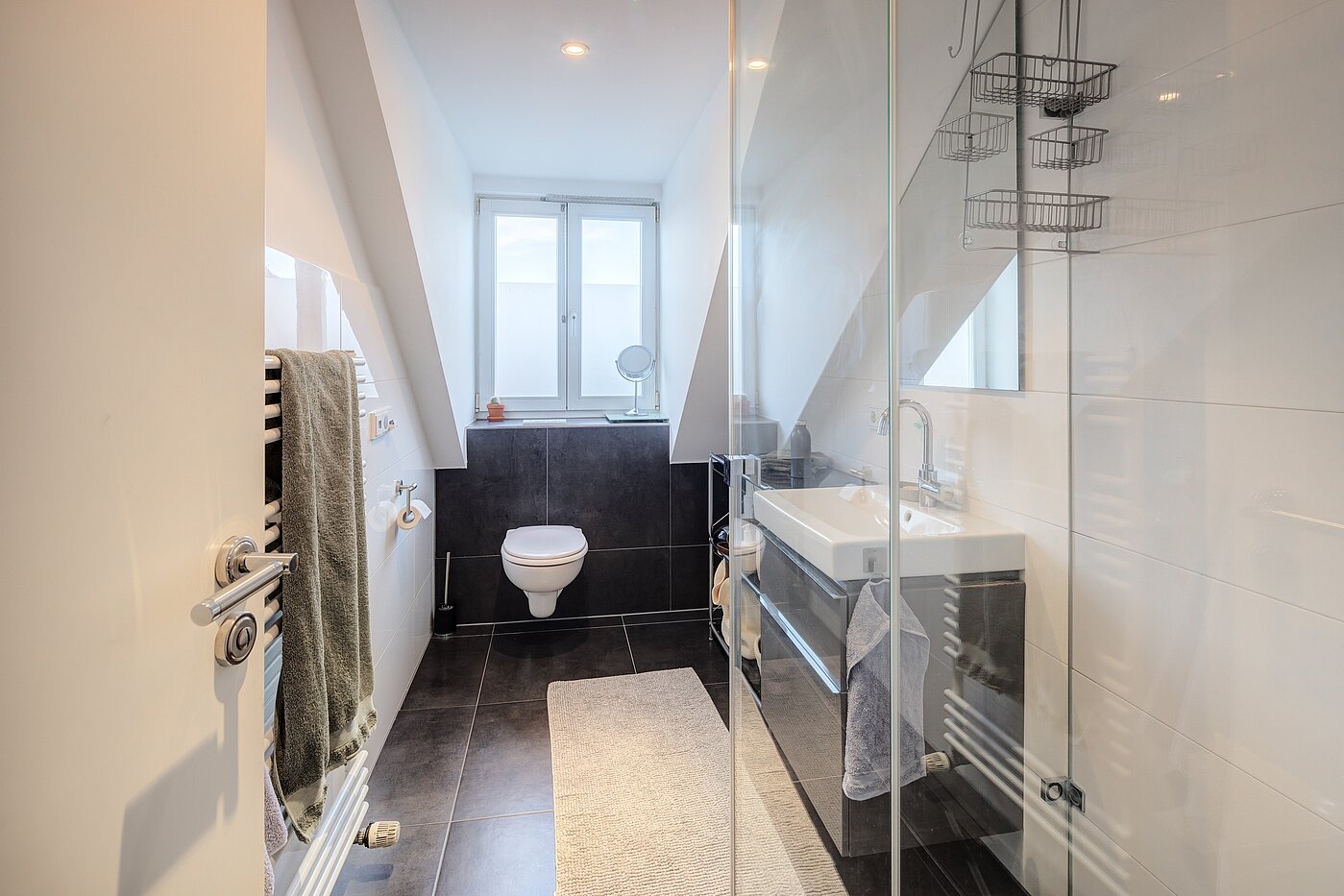 Квартира в многоэтажно доме с 5 комнатами | München-Neuhausen | 70140 | Separates Duschbad
