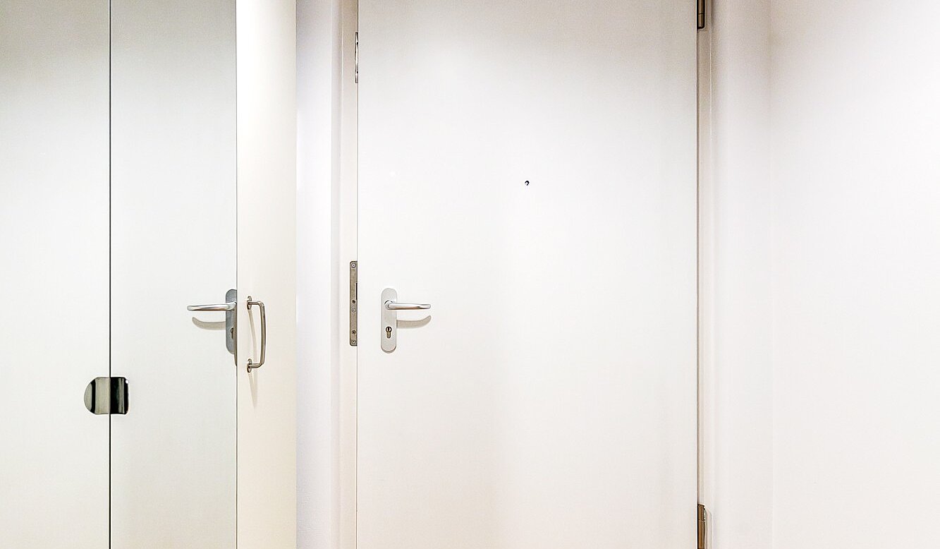 Квартира в многоэтажно доме с 2.5 комнатами | 70020 | Flur Blickrichtung Eingang