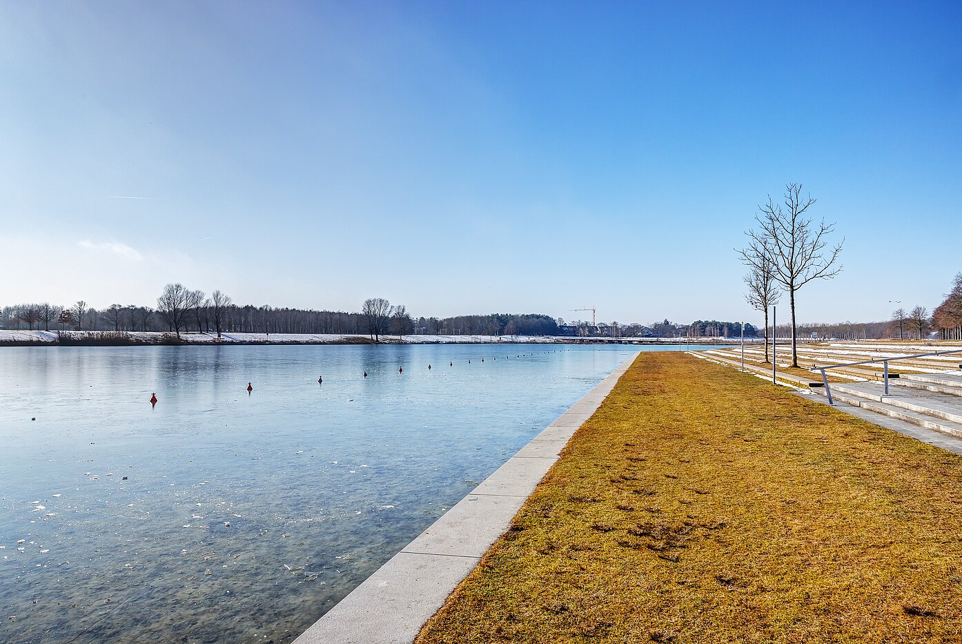 Плоский с 2 комнатами | München-Riem | 2201ML1 | ...Riemer See im Winter...