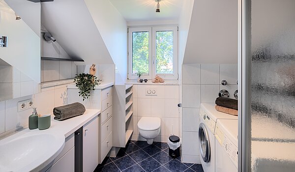 Мансардная квартира с 3 комнатами | 70501 | Badezimmer mit