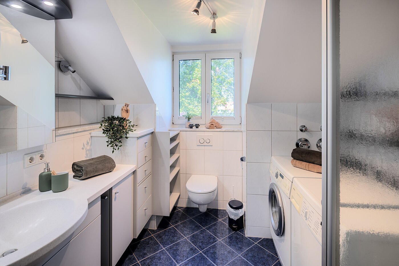 Мансардная квартира с 3 комнатами | 70501 | Badezimmer mit