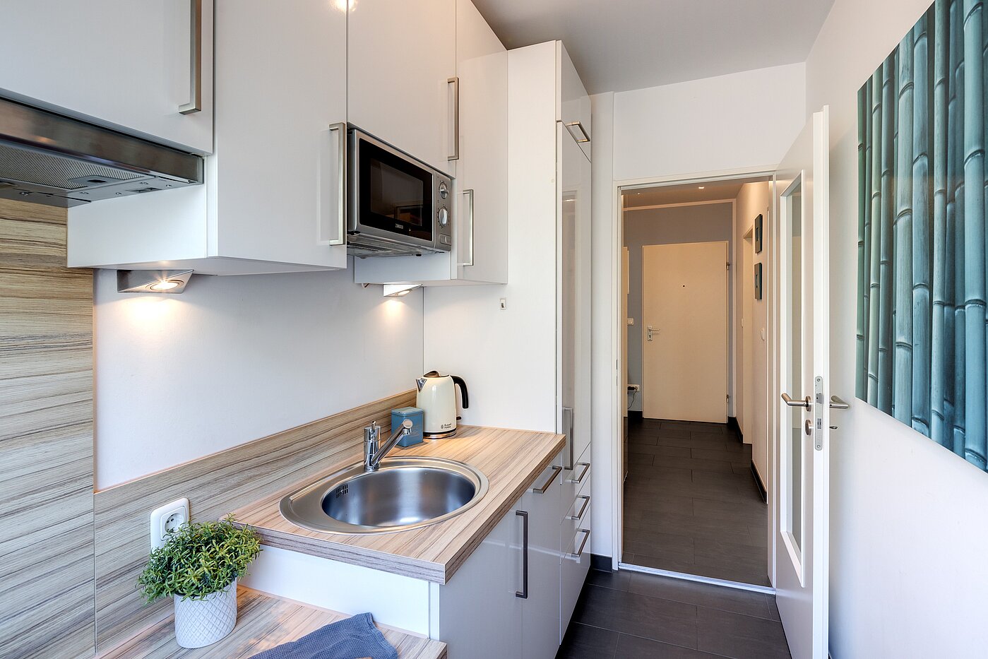 Квартира в многоэтажно доме с 2 комнатами | München-Schwabing | 70013 | ...voll eingerichtet