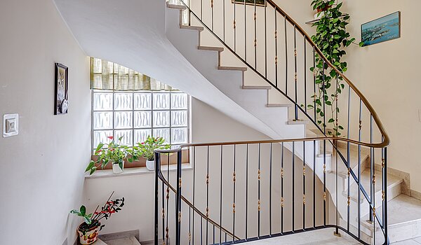 Особняк с 6 комнатами | Unterschleißheim | 2209ML7 | Eingangsbereich