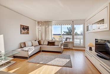 Unterschleißheim: Светлая, хорошо спроектированная 3-комнатная квартира с балконом